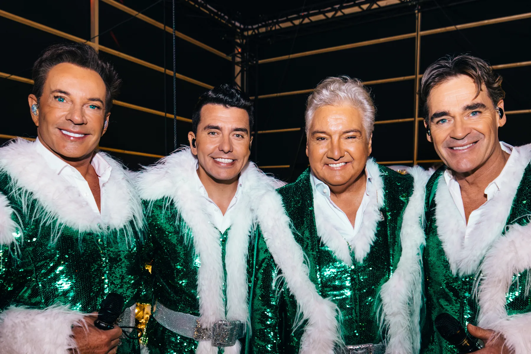 De Toppers samen op de foto tijdens de kerstconcerten in Ahoy
