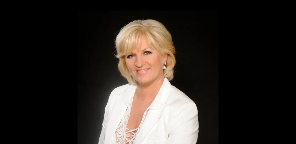 Anita Meyer profiel banner